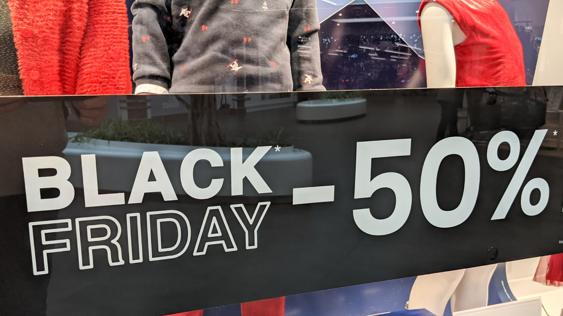 Beware These Black Friday and Cyber Monday Shopping Scams